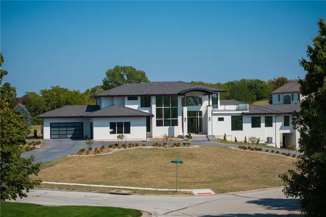 $3,250,000 | 3331 South Saddle Ridge Court, Independence, MO 64057