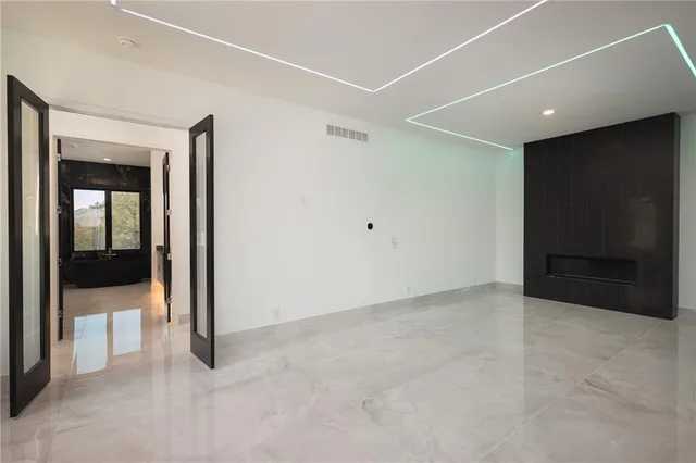 $3,250,000 | 3331 South Saddle Ridge Court, Independence, MO 64057