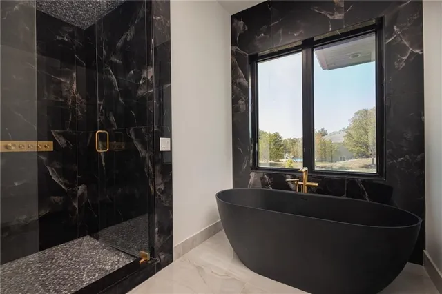 $3,250,000 | 3331 South Saddle Ridge Court, Independence, MO 64057