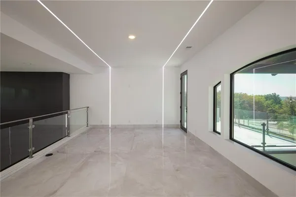 $3,250,000 | 3331 South Saddle Ridge Court, Independence, MO 64057