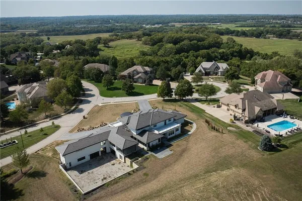 $3,250,000 | 3331 South Saddle Ridge Court, Independence, MO 64057