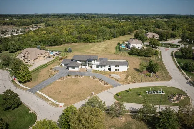 $3,250,000 | 3331 South Saddle Ridge Court, Independence, MO 64057