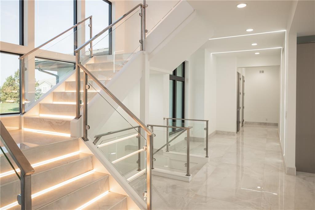 3331 South Saddle Ridge Court Independence, MO 64057 - Photo 8 of 79