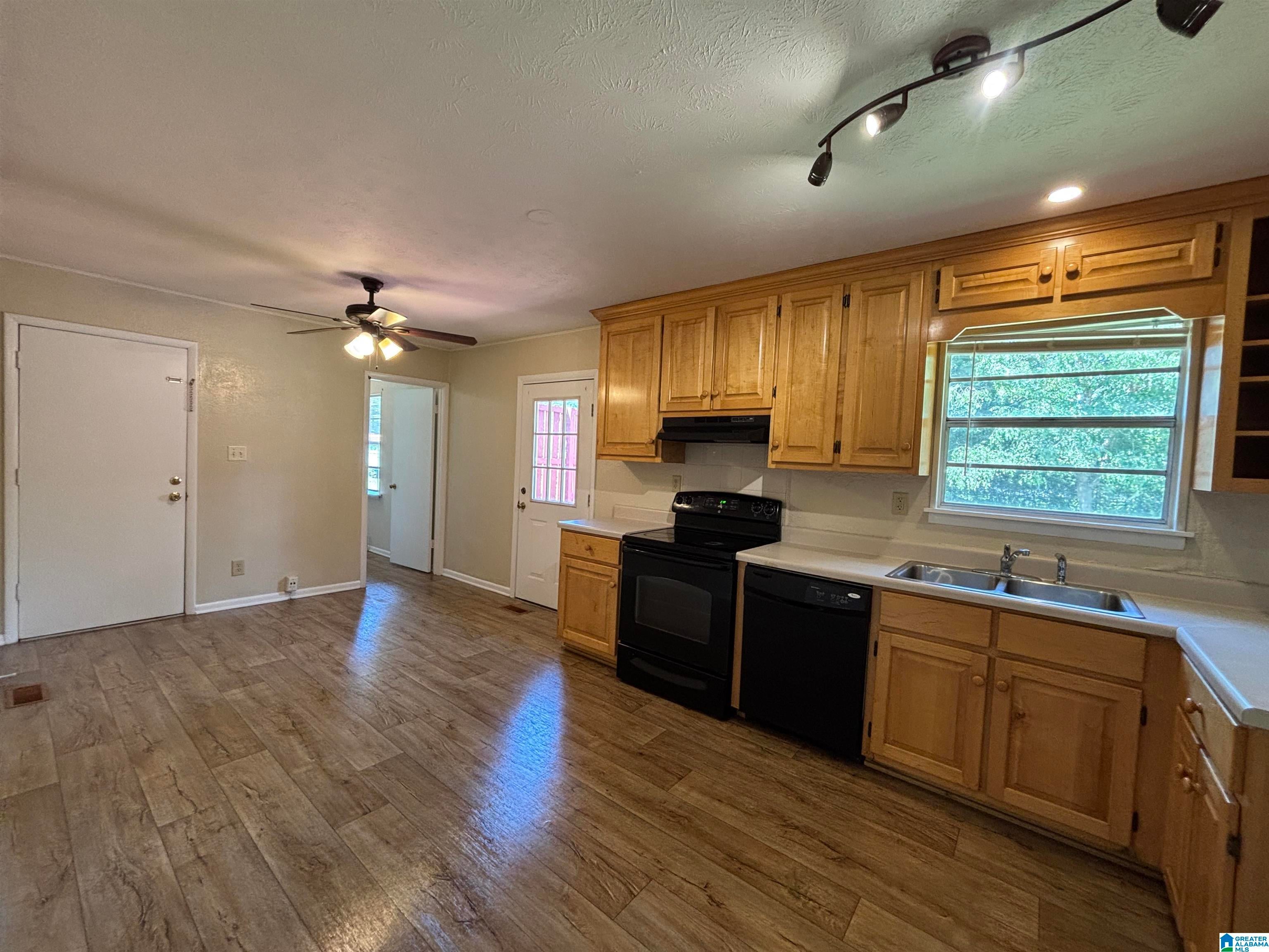 217 Patricia Road Anniston, AL 36206 - Photo 13 of 25 Gallery Image 13