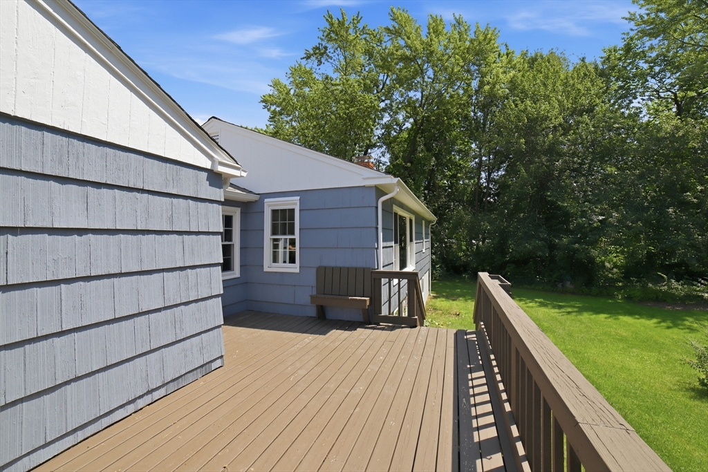 113 Stoneleigh Road Holden, MA 01520 - Photo 22 of 25 Gallery Image 22