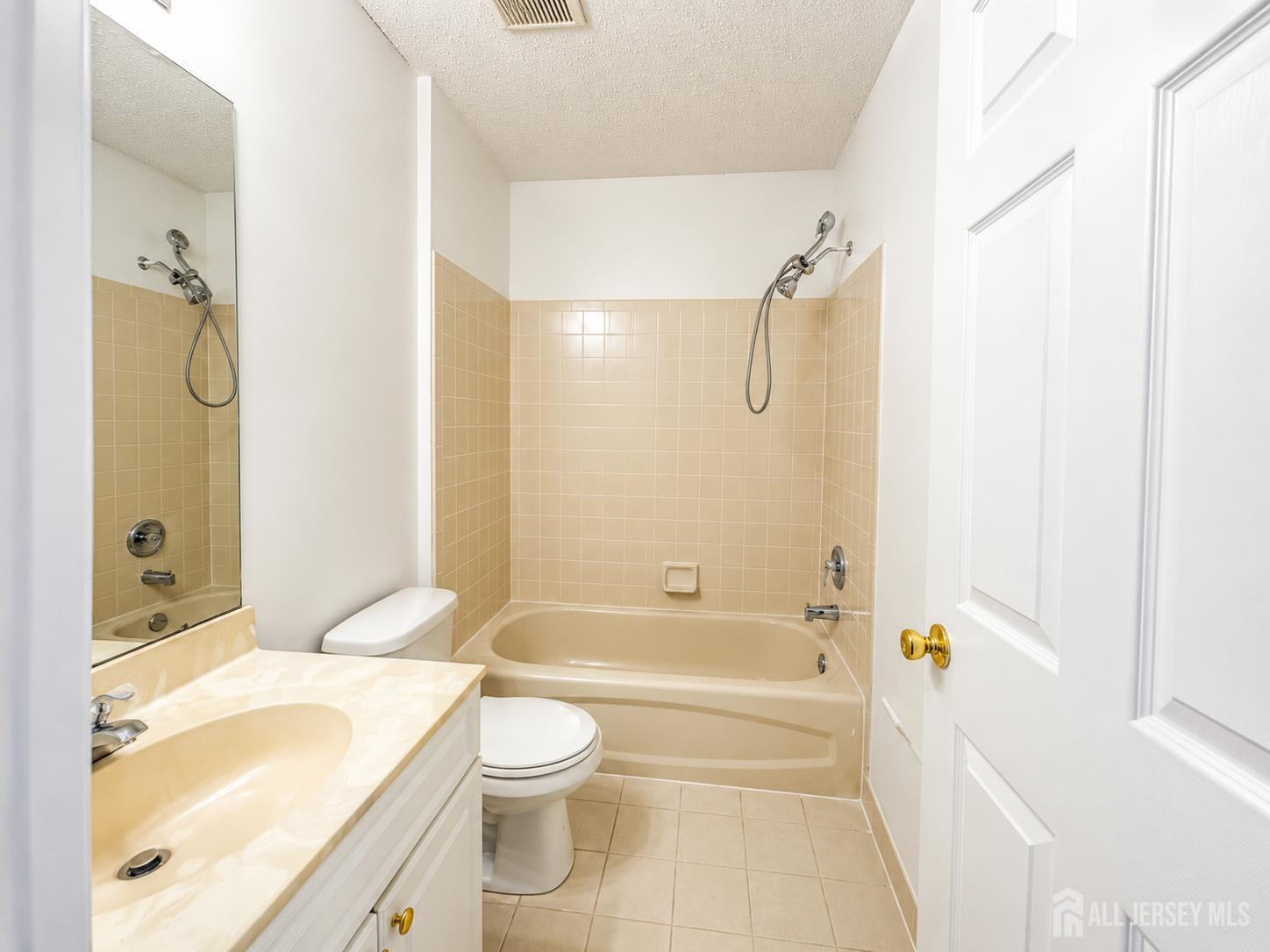 207 Prestwick Way Edison, NJ 08820 - Photo 15 of 17 Gallery Image 15