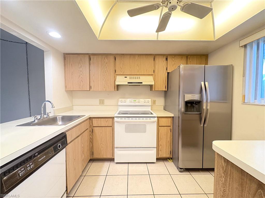 1004 Manatee Road, Unit H104 Naples, FL 34114 - Photo 5 of 13 Gallery Image 5