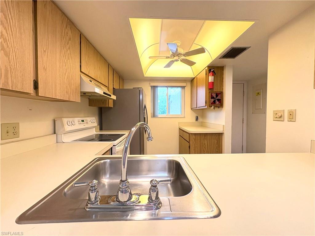 1004 Manatee Road, Unit H104 Naples, FL 34114 - Photo 6 of 13 Gallery Image 6
