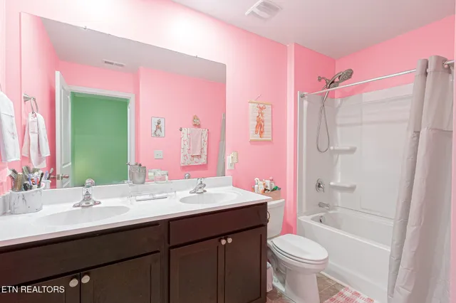 $345,000 | 877 Greene Mdw Drive, Talbott, TN 37877