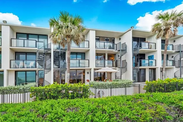 a house view with outdoor space