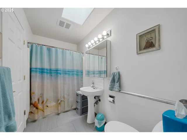 $399,000 | 185 South Coral Street, Rockaway Beach, OR 97136