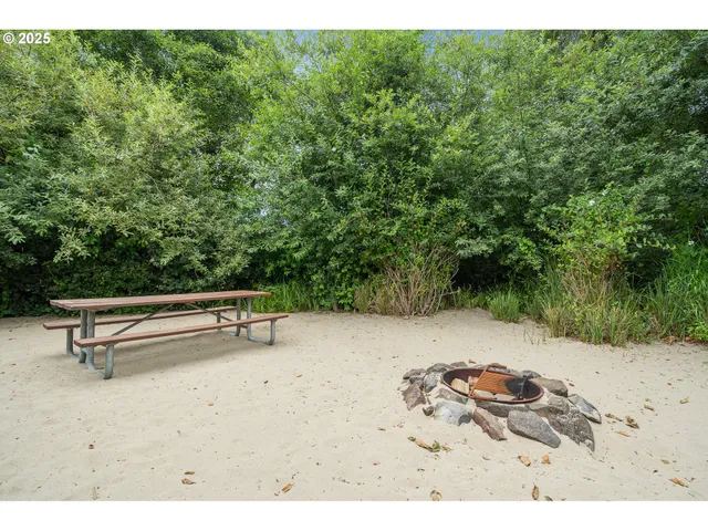 $399,000 | 185 South Coral Street, Rockaway Beach, OR 97136