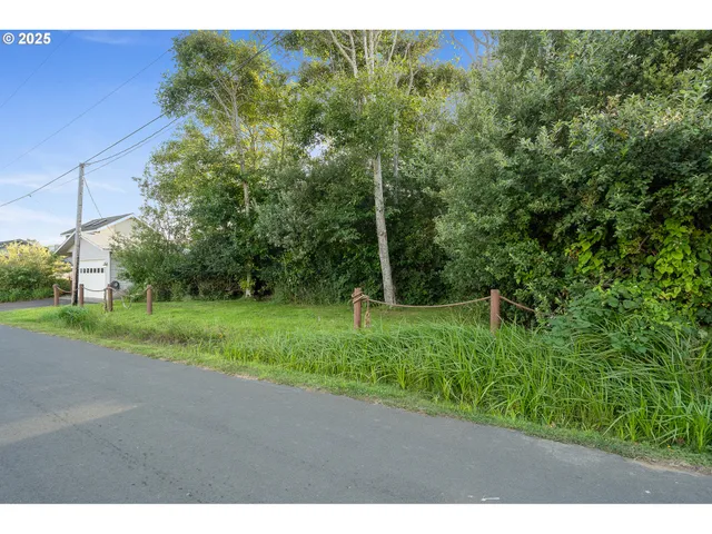 $399,000 | 185 South Coral Street, Rockaway Beach, OR 97136