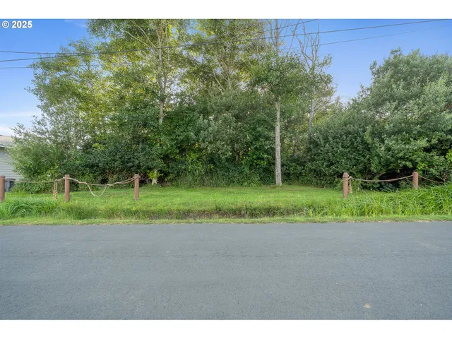 $399,000 | 185 South Coral Street, Rockaway Beach, OR 97136