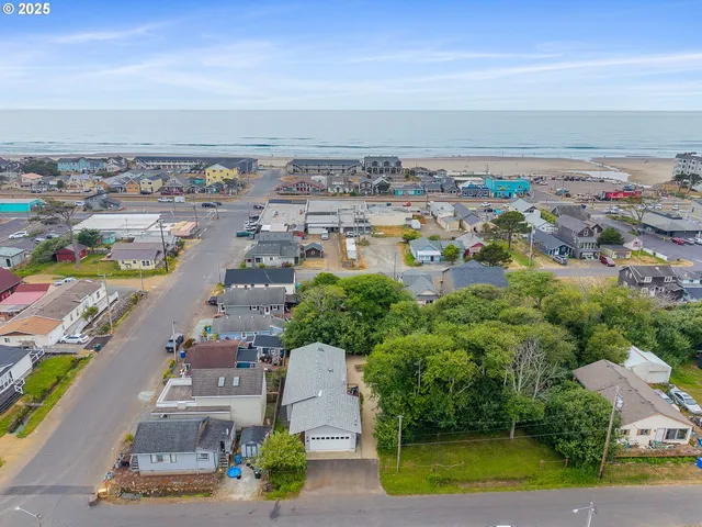 $399,000 | 185 South Coral Street, Rockaway Beach, OR 97136