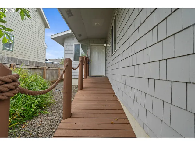 $399,000 | 185 South Coral Street, Rockaway Beach, OR 97136