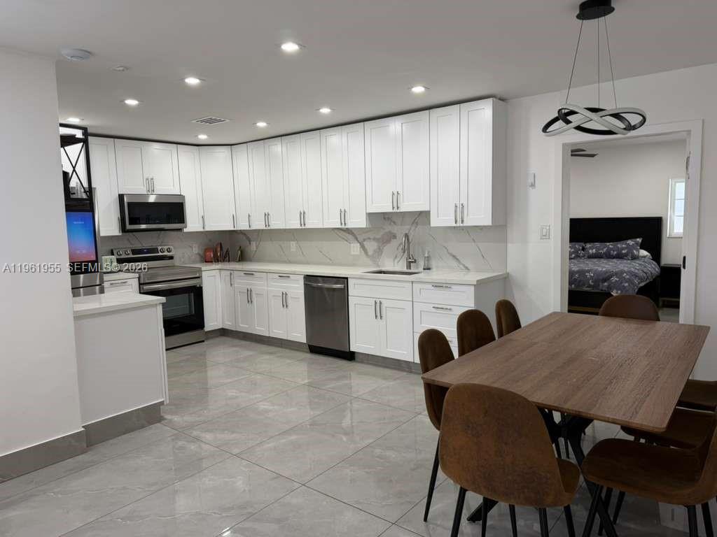 2121 North 57th Terrace Hollywood, FL 33021 - Photo 2 of 14