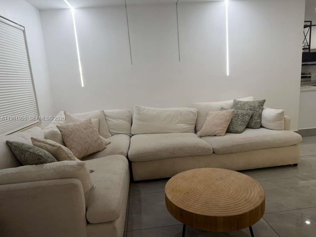 2121 North 57th Terrace Hollywood, FL 33021 - Photo 4 of 14