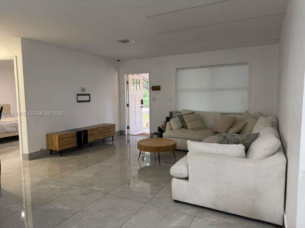 2121 North 57th Terrace Hollywood, FL 33021 - Photo 6 of 14