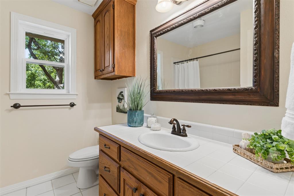 41 Oak Forrest Circle Denton, TX 76210 - Photo 17 of 29 Full bath