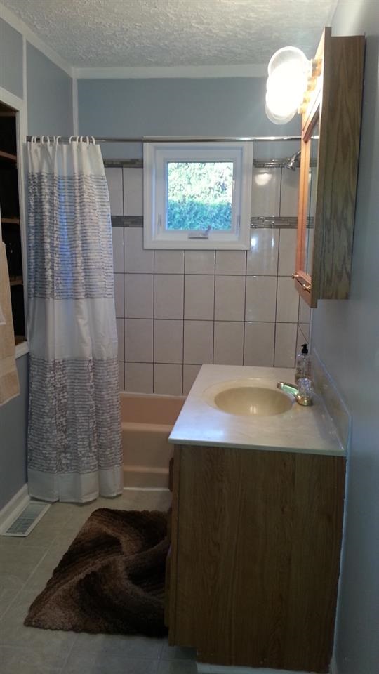 5399 Wabash Street Rochester, IN 46975 - Photo 5 of 12