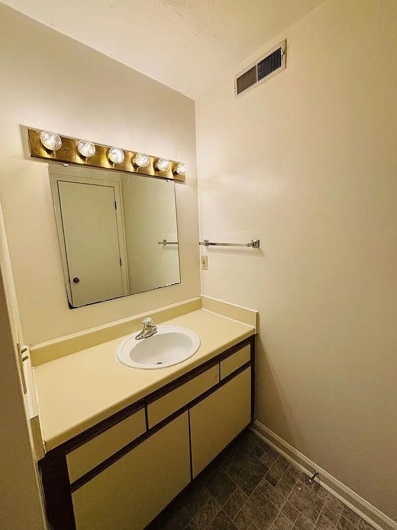 1110 Calhoun Street, Unit R Radford, VA 24141 - Photo 20 of 21 Gallery Image 20