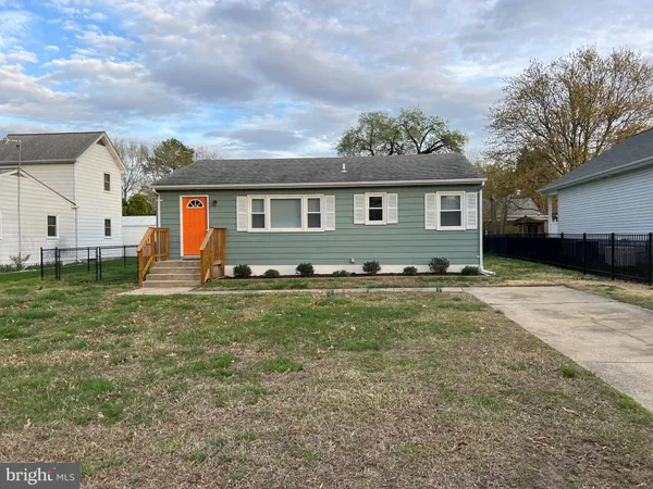 $1,750 | 150 5th Street, Colonial Beach, VA 22443