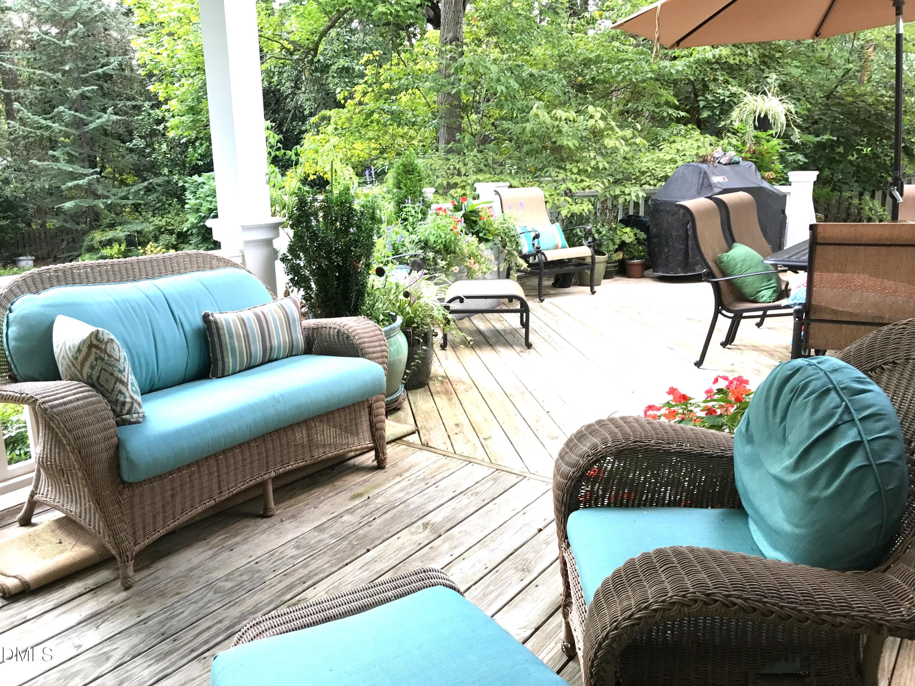 2305 Wheeler Road Raleigh, NC 27612 - Photo 29 of 36 Wheeler deck IMG_0598