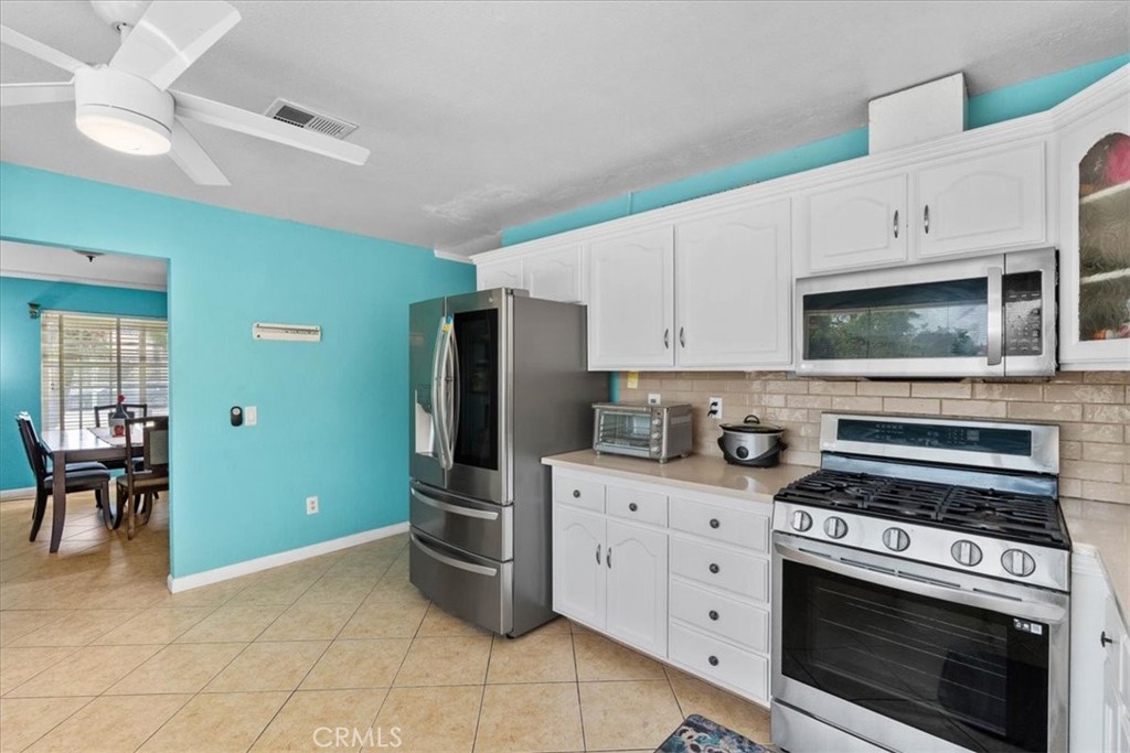 395 South Tamarisk Avenue Rialto, CA 92376 - Photo 13 of 35