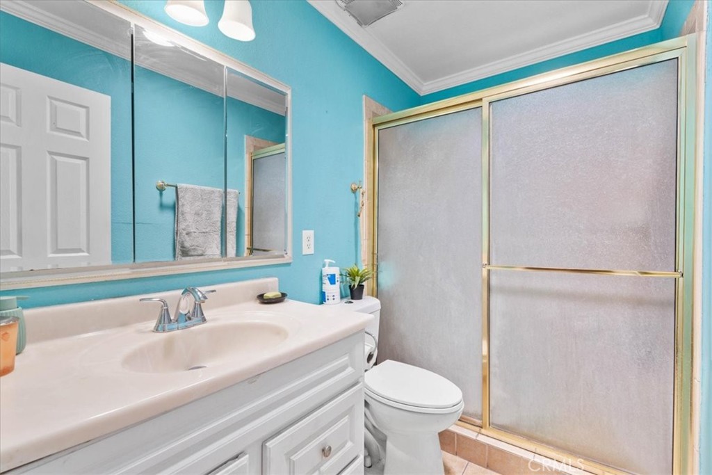 395 South Tamarisk Avenue Rialto, CA 92376 - Photo 22 of 35