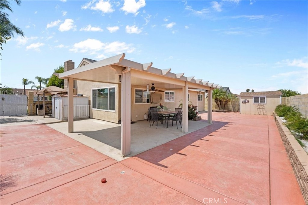 395 South Tamarisk Avenue Rialto, CA 92376 - Photo 25 of 35