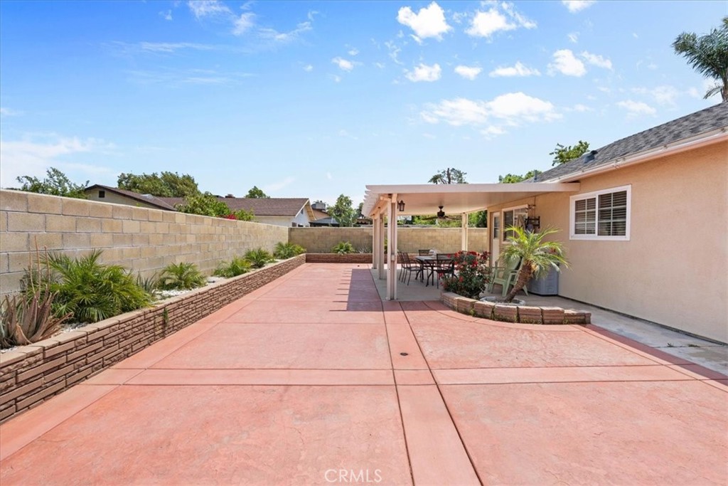 395 South Tamarisk Avenue Rialto, CA 92376 - Photo 26 of 35