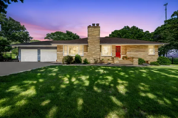 $565,000 | 11990 380th Avenue, Blue Earth, MN 56013
