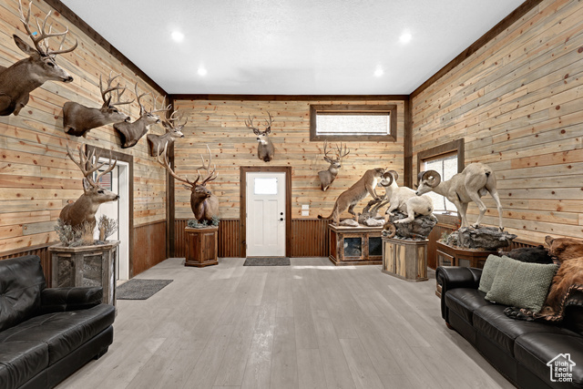 165 East 1550th South Perry, UT 84302 - Photo 5 of 26 Living room entrance to indoor arena