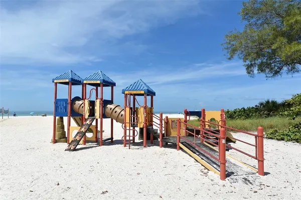 $294,900 | 6810 9th Avenue West, Bradenton, FL 34209