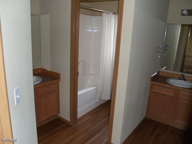350 Keystone Road Yakima, WA 98908 - Photo 15 of 28 a view of bathroom with a sink and a mirror