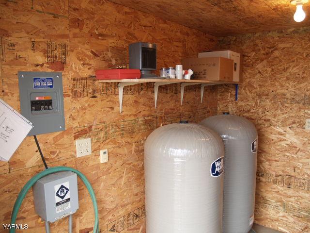 350 Keystone Road Yakima, WA 98908 - Photo 25 of 28 a close view of cabinet
