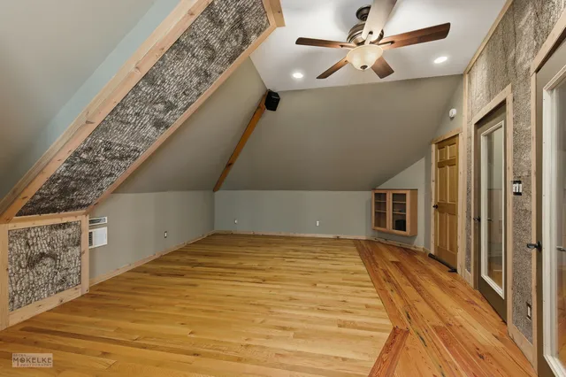 a view of a livingroom with a ceiling fan