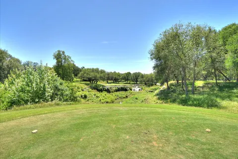 $525,000 | 50 Tournament Way, Unit I52, The Hills, TX 78738