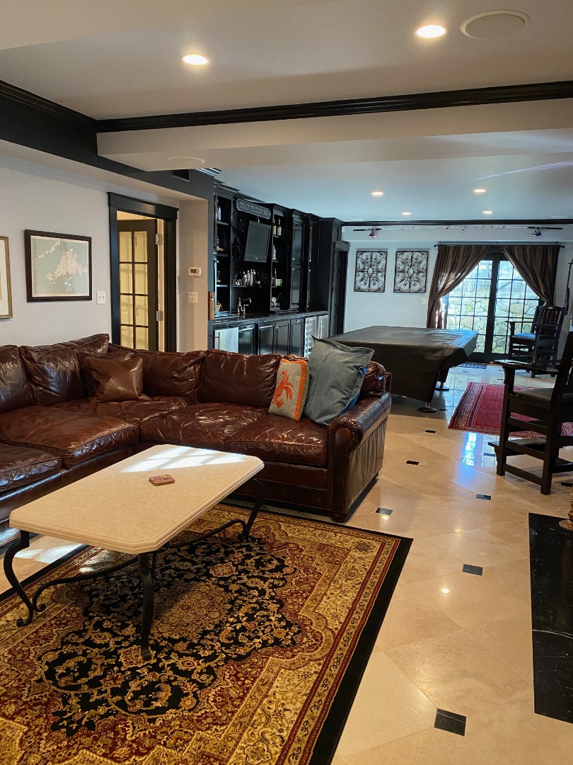 12 Spring Street Vineyard Haven, MA 02568 - Photo 32 of 40 a living room with furniture