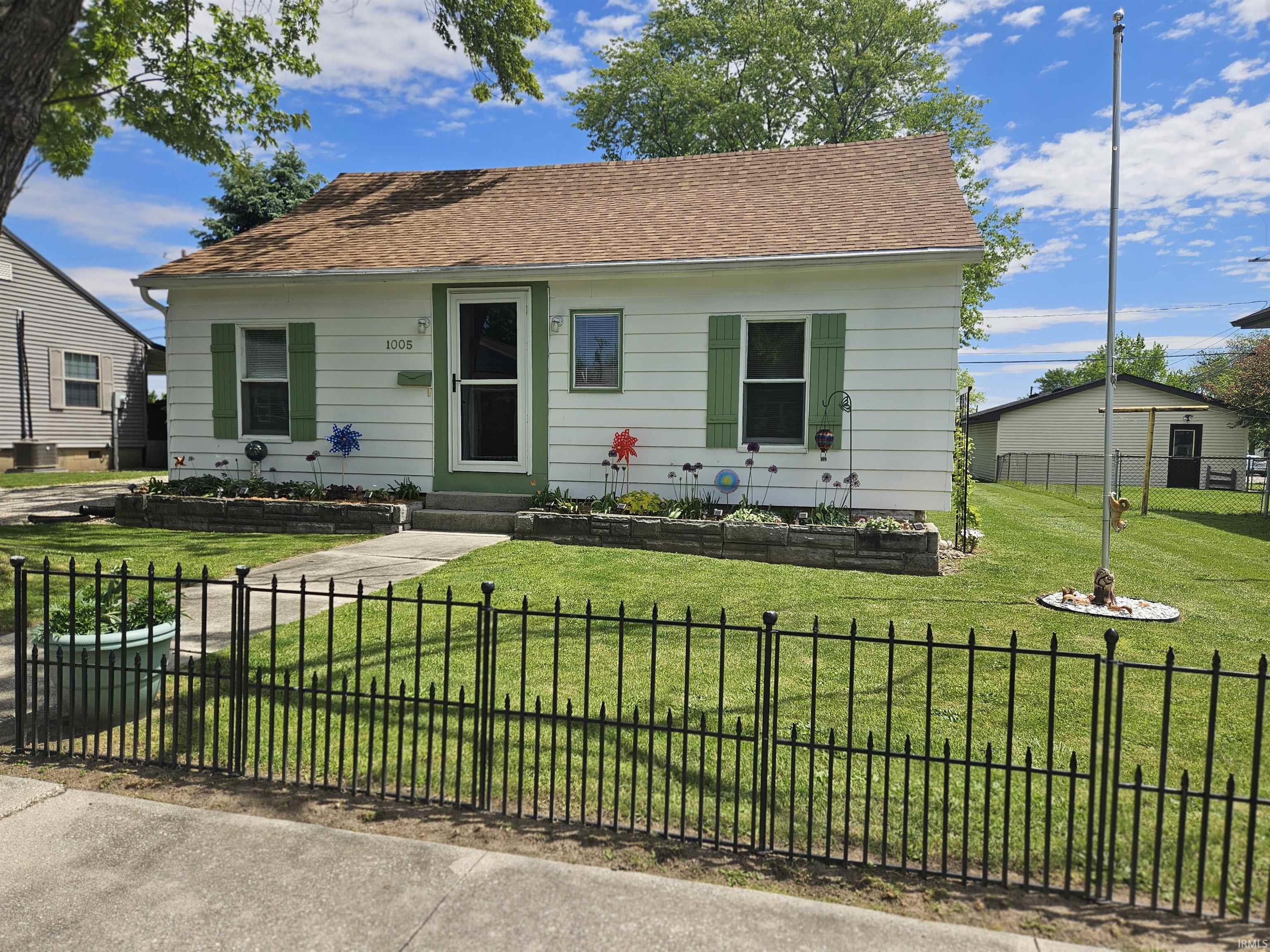 1005 Russell Street Decatur, IN 46733 - Photo 1 of 18 Gallery Image 1