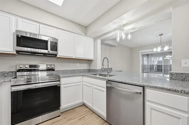 $290,000 | 813 Cherry Hills Drive, Lancaster, TX 75134