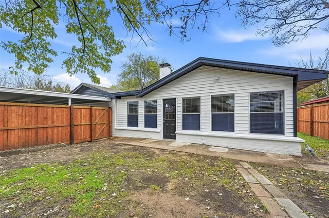 $290,000 | 813 Cherry Hills Drive, Lancaster, TX 75134