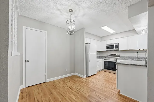 $290,000 | 813 Cherry Hills Drive, Lancaster, TX 75134