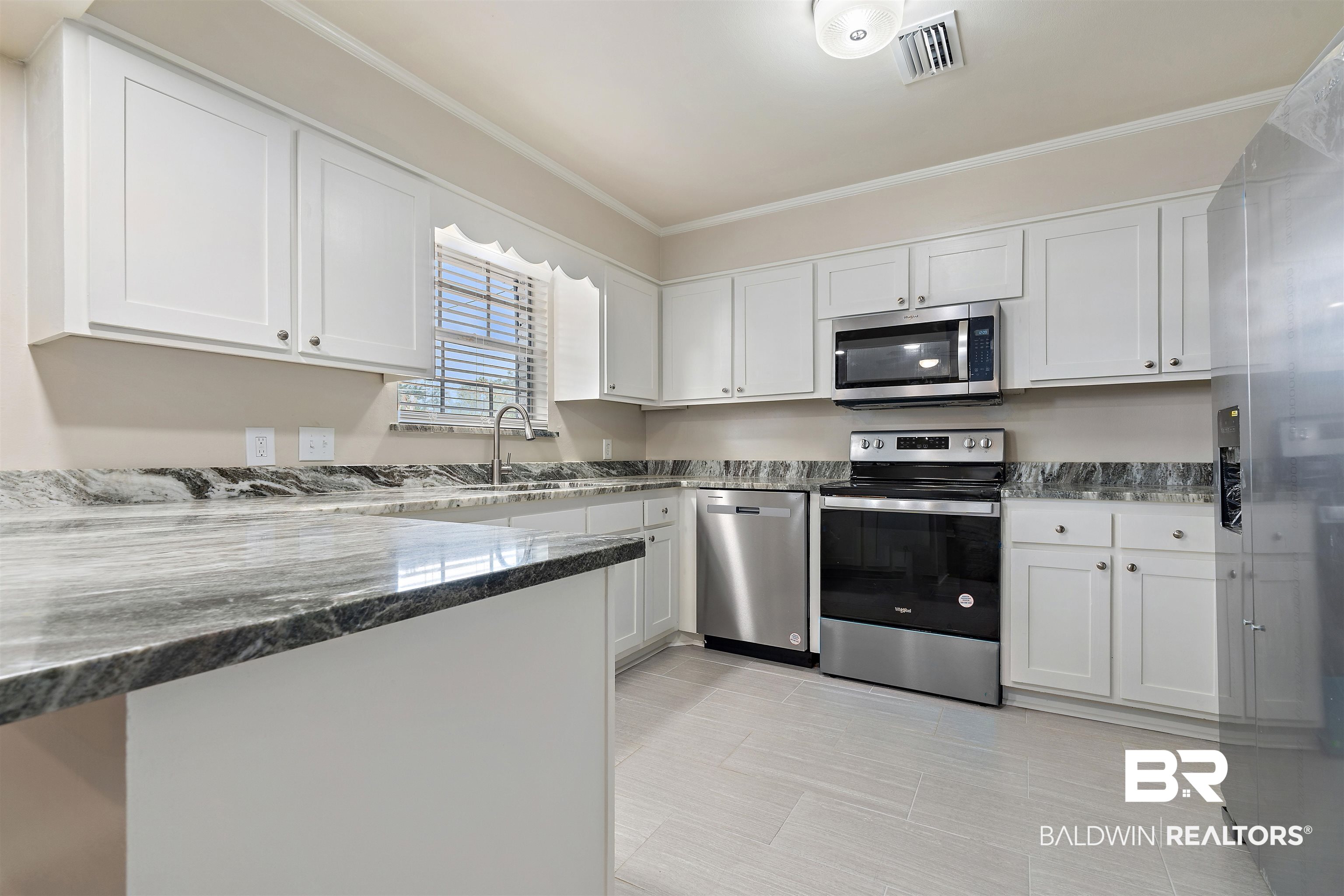 17 Lee Circle Spanish Fort, AL 36527 - Photo 10 of 28