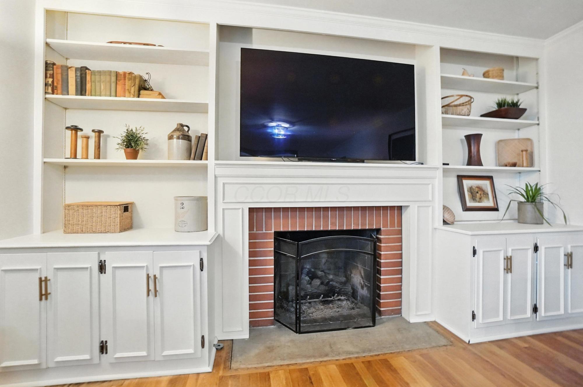 2620 Edgevale Road Columbus, OH 43221 - Photo 11 of 50 cozy up to the fireplace!