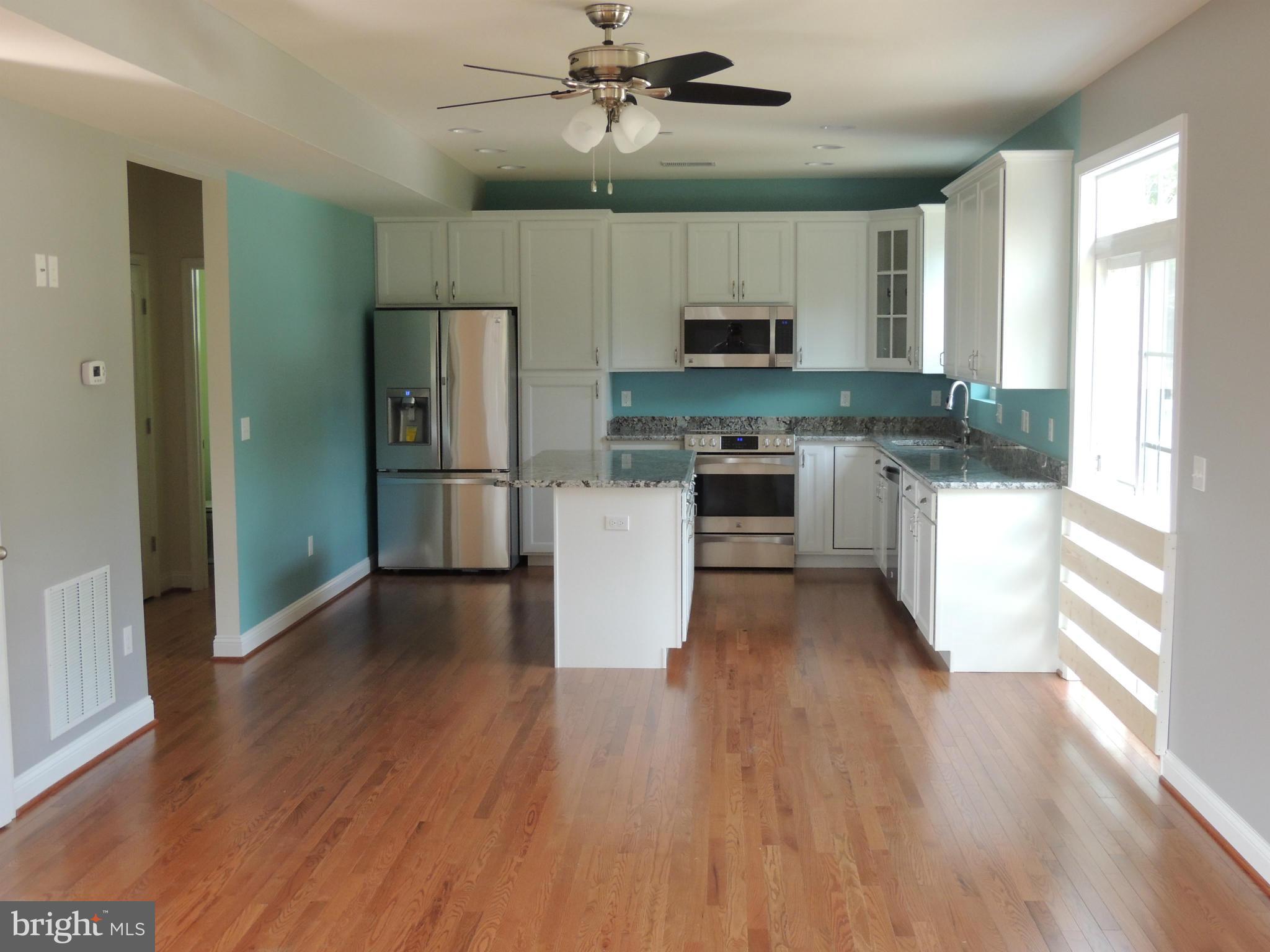 6136 Owings Beach Road Deale, MD 20751 - Photo 5 of 24 Kitchen