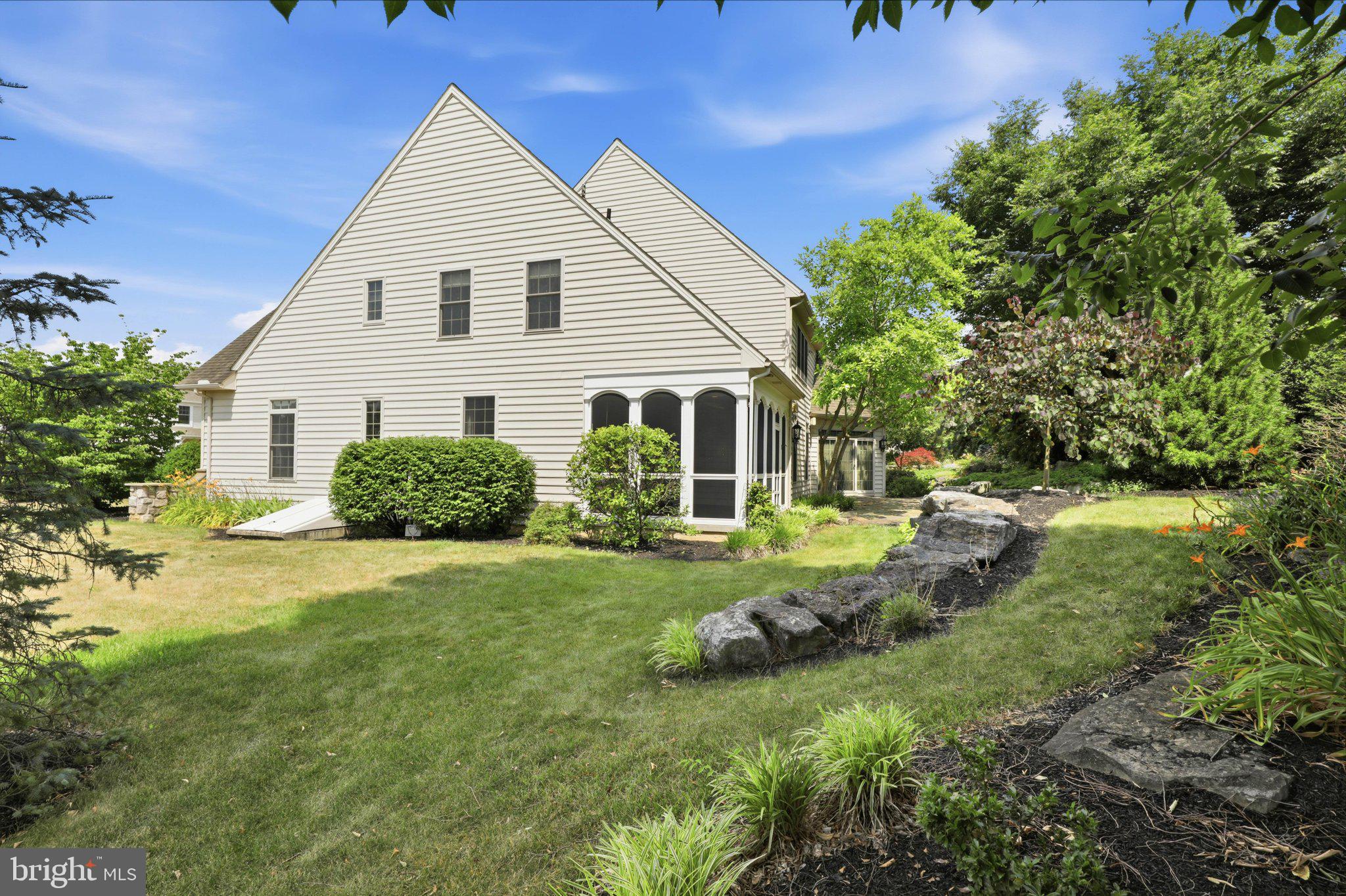 340 Royal Hunt Way Lititz, PA 17543 - Photo 55 of 65 Side View Backyard