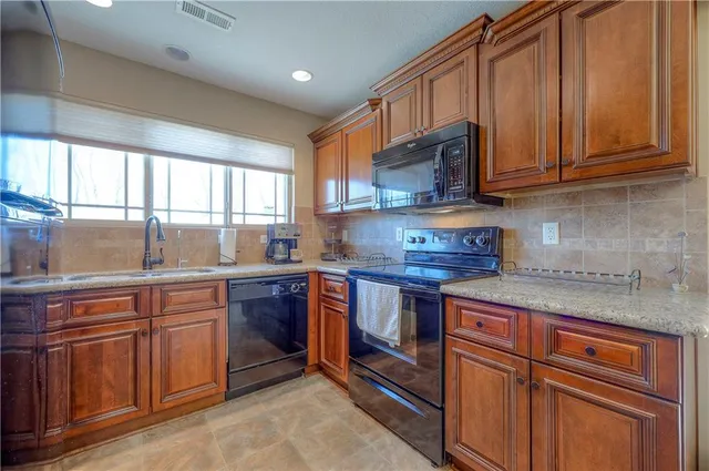 $225,000 | 7823 Troup Avenue, Kansas City, KS 66112