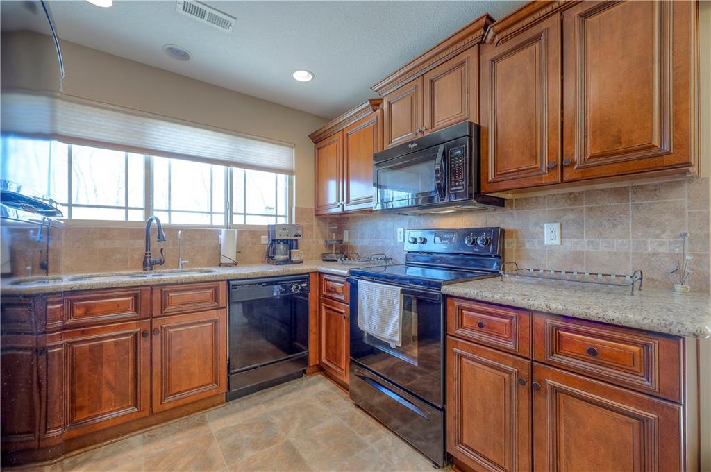 7823 Troup Avenue Kansas City, KS 66112 - Photo 11 of 31